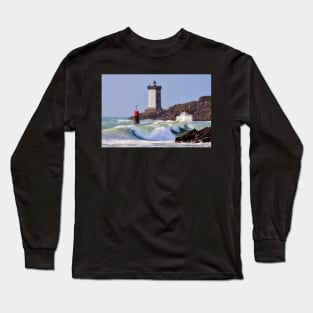 Kermorvan and the breaking wave Long Sleeve T-Shirt